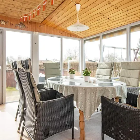 9 Person In Grenaa-by Traum