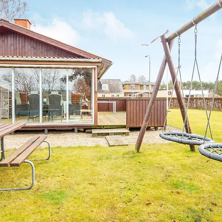 9 Person In Grenå