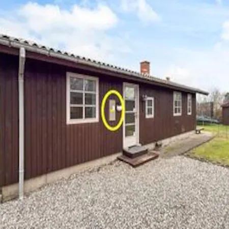 9 Person In Casa de Férias Grenå