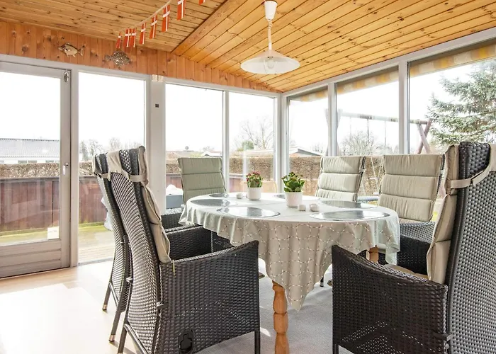 9 Person In Grenaa-by Traum