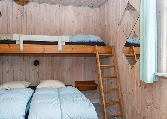 9 Person In Grenaa-by Traum